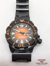 Load image into Gallery viewer, Seiko Divers Automatic 200m" Orange Monster" Full Black Metal Bracelet.
