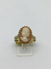 Load image into Gallery viewer, 9ct Ladies Cameo Ring
