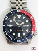 Load image into Gallery viewer, Seiko Automatic Diver's 200M "Pepsi"on Rubber Strap Just Arrived they are Rare !