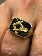 Load image into Gallery viewer, 9ct Gents Octaganol Onyx Masonic Ring
