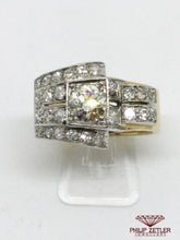 Afbeelding in Gallery-weergave laden, 18ct Antique Cluster Diamond Ring  2 Carats Of Diamonds
