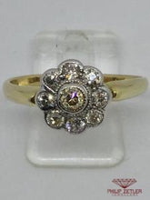 Afbeelding in Gallery-weergave laden, 18ct Diamond Flower Cluster Antique Ring
