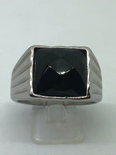 Charger l&#39;image dans la galerie, Stainless Steel Black Stone Domed Ring
