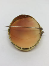 Load image into Gallery viewer, 9ct Gold Cameo Broach
