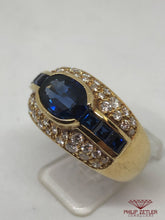 Laden Sie das Bild in den Galerie-Viewer, 18ct Yellow Gold Sapphire &amp;  Diamond Pave  Ring
