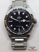 Load image into Gallery viewer, Tudor Heritage BLACK BAY.
