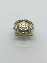 Charger l&#39;image dans la galerie, 9ct Wide Gold Cubic Zirconia Dress Ring
