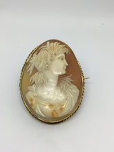 Load image into Gallery viewer, 9ct Gold Cameo Broach
