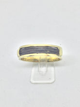 Laden Sie das Bild in den Galerie-Viewer, 18ct Gold &amp; Elephant Hair Unisex Dress Ring
