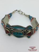 Laden Sie das Bild in den Galerie-Viewer, Silver Turquoise Bracelet with Multicolor Stones
