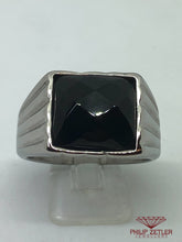 Charger l&#39;image dans la galerie, Stainless Steel Black Stone Domed Ring
