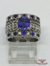 Laden Sie das Bild in den Galerie-Viewer, 18 ct White Gold Blue Sapphire Tanzanite &amp; Diamond Barrel Ring

