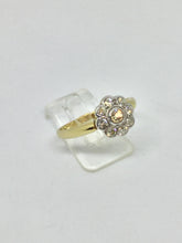 Charger l&#39;image dans la galerie, 18ct Diamond Flower Cluster Antique Ring
