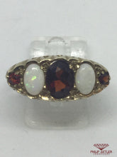 Laden Sie das Bild in den Galerie-Viewer, 9ct Garnet &amp; Opal Antique Dress Ring
