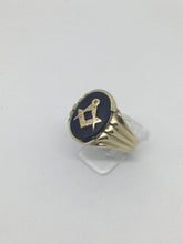 Load image into Gallery viewer, 9ct Gents Onyx Masonic Ring
