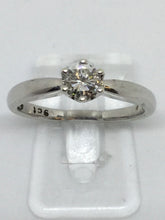 Laden Sie das Bild in den Galerie-Viewer, 9ct Diamond &amp; White Gold Cartier Design Ring
