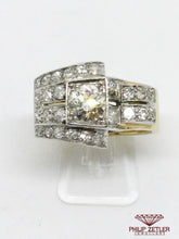 Laden Sie das Bild in den Galerie-Viewer, 18ct Antique Cluster Diamond Ring  2 Carats Of Diamonds
