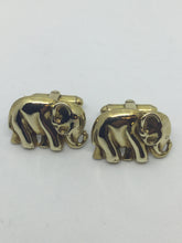 Laden Sie das Bild in den Galerie-Viewer, 9ct Gold Elephant Cufflinks

