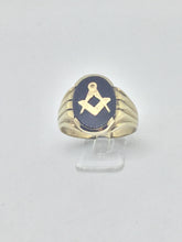 Load image into Gallery viewer, 9ct Gents Onyx Masonic Ring

