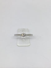 Load image into Gallery viewer, 9ct White Gold Solitare Engadement Ring
