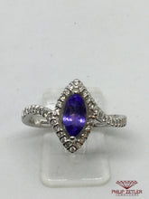 Afbeelding in Gallery-weergave laden, 14ct White Gold Diamond &amp; Marquise Tanzanite Ring
