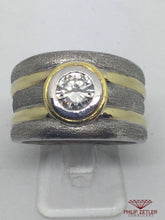 Laden Sie das Bild in den Galerie-Viewer, 18ct Ladies Yellow &amp; White Gold Diamond Ring
