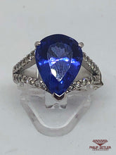 Afbeelding in Gallery-weergave laden, 18ct White Gold Pear Shaped Tanzanite &amp; Diamond  Ring
